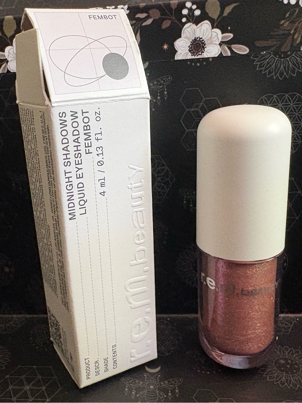 r.e.m. beauty Midnight Shadows Liquid Eyeshadow